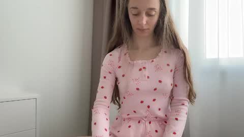 shy_schoolgirl_ online show from 05-25-26, 12:22