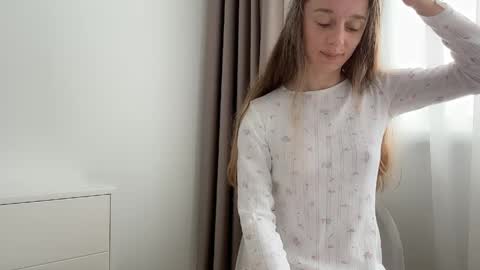 shy_schoolgirl_ online show from 05-30-26, 09:28