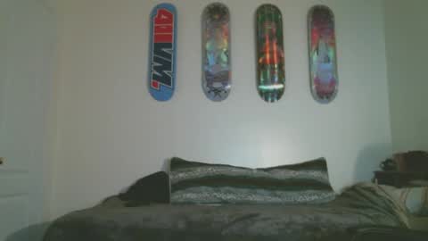 shyboyhugecum2020 online show from 10-26-25, 01:33