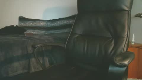 shyboyhugecum2020 online show from 11-21-25, 04:11