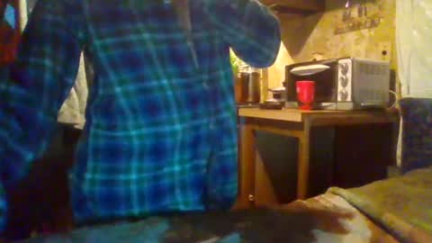 Snapshot of shyboyjohnnie chatting on 01-01-25, 03:45 shyboyjohnnie online show from 01-01-25, 03:45