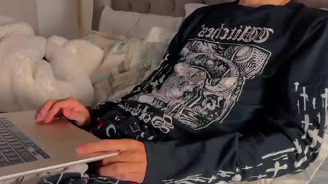 shydude666 online show from 12-28-24, 08:04