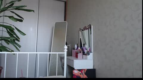Snapshot of shyevaa chatting on 07-14-26, 10:21 Eva online show from 07-14-26, 10:21