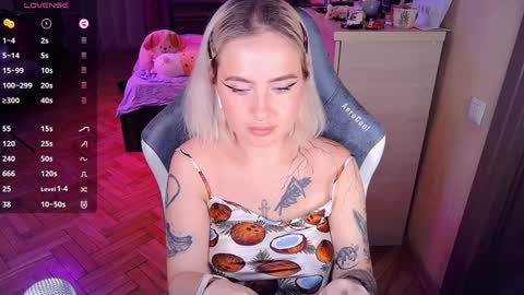 Effie online show from 12-18-24, 07:08