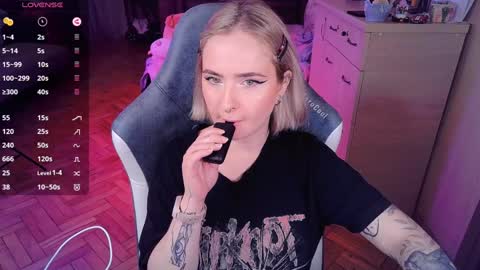 Effie online show from 01-13-25, 08:26