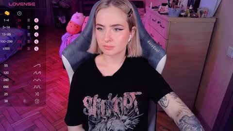 Effie online show from 01-25-25, 08:21