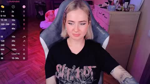 Effie online show from 01-26-25, 10:24