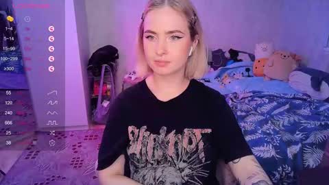 Effie online show from 02-13-25, 03:24