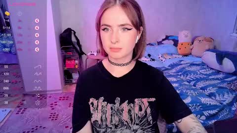 Effie online show from 02-19-25, 02:23