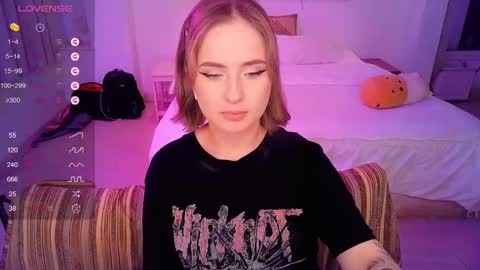 Effie online show from 02-27-25, 01:28