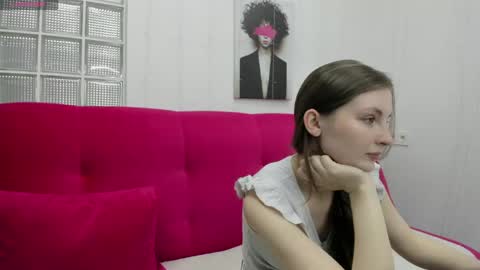 Snapshot of shyly_lisa chatting on 06-03-26, 01:30 shyly_lisa online show from 06-03-26, 01:30