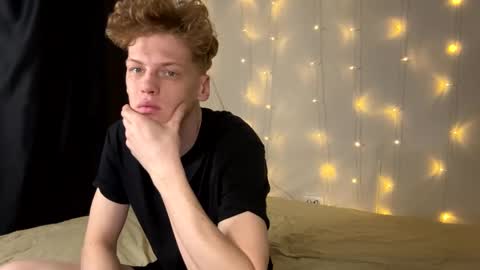 Snapshot of shyredstar chatting on 01-09-25, 07:21 Tom and Betty online show from 01-09-25, 07:21