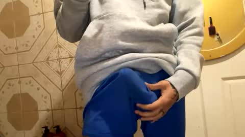 Snapshot of shyyyguyyy59 chatting on 02-18-26, 10:33 shyyyguyyy59 online show from 02-18-26, 10:33