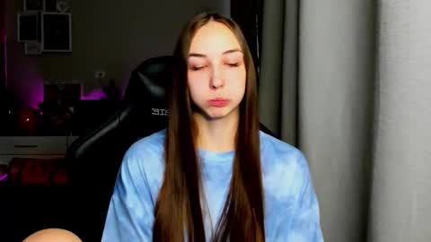 SIA online show from 10-04-25, 03:04