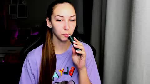 SIA online show from 10-23-25, 01:49