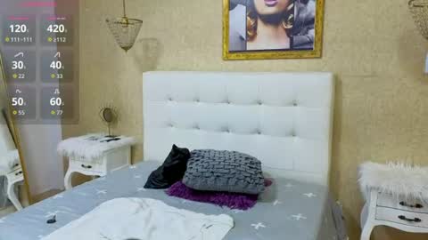 Snapshot of siacavali chatting on 06-24-26, 11:42 Sia online show from 06-24-26, 11:42