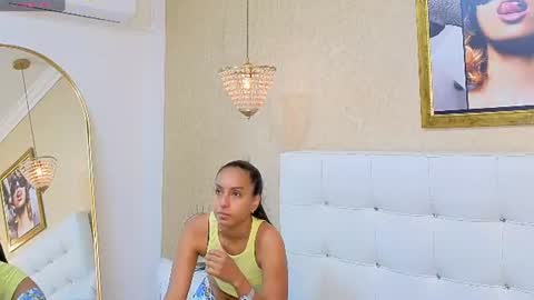 Snapshot of siacavali chatting on 06-28-26, 11:38 Sia online show from 06-28-26, 11:38