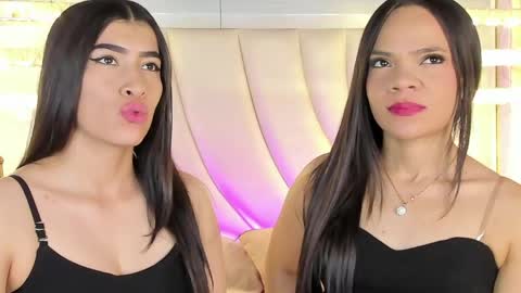 Snapshot of siara_lewis_ chatting on 04-09-26, 10:48 Siara and Zoe tattoo online show from 04-09-26, 10:48