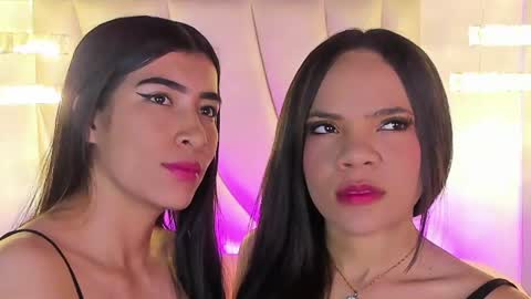 Snapshot of siara_lewis_ chatting on 06-18-26, 11:42 Siara and Zoe tattoo online show from 06-18-26, 11:42