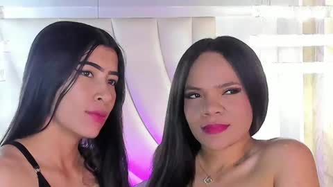 Snapshot of siara_lewis_ chatting on 08-01-26, 12:21 Siara and Zoe tattoo online show from 08-01-26, 12:21