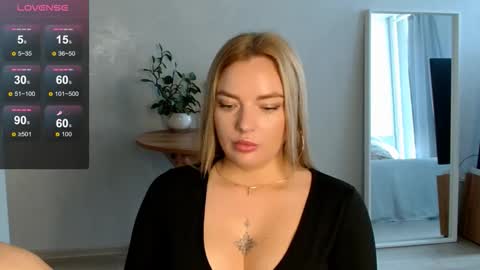 Snapshot of siberian_girl_ chatting on 09-19-25, 03:19 Eva online show from 09-19-25, 03:19