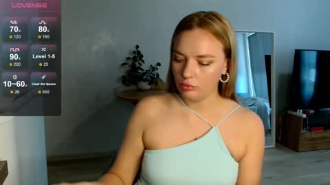 Snapshot of siberian_girl_ chatting on 09-27-25, 01:32 Eva online show from 09-27-25, 01:32