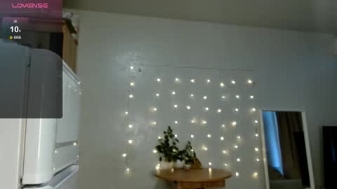 Snapshot of siberian_girl_ chatting on 11-08-25, 03:18 Eva online show from 11-08-25, 03:18