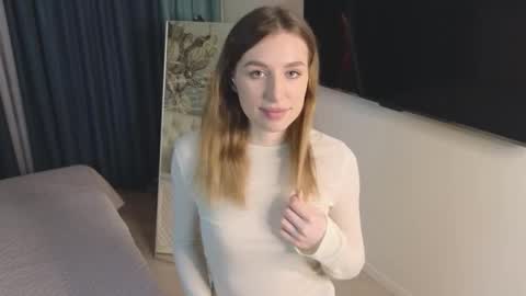 Snapshot of siblena chatting on 10-26-25, 12:11 siblena online show from 10-26-25, 12:11