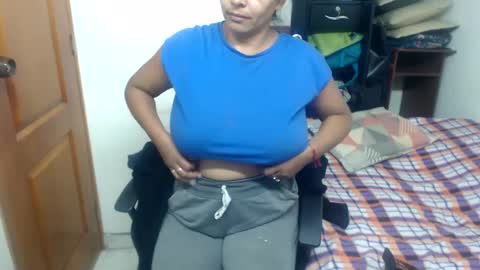 Snapshot of siblley chatting on 12-09-24, 11:24 sara online show from 12-09-24, 11:24