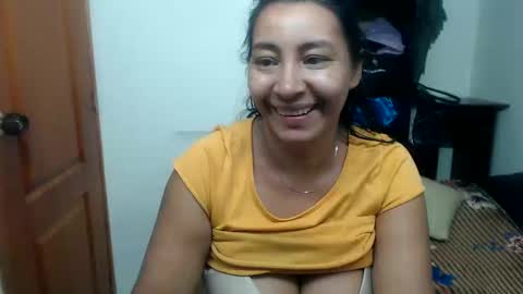 Snapshot of siblley chatting on 02-06-25, 03:59 sara online show from 02-06-25, 03:59