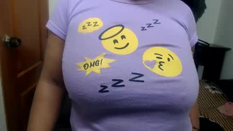 Snapshot of siblley chatting on 02-06-25, 10:10 sara online show from 02-06-25, 10:10