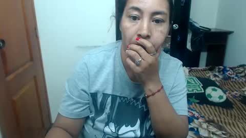 Snapshot of siblley chatting on 02-12-25, 10:15 sara online show from 02-12-25, 10:15