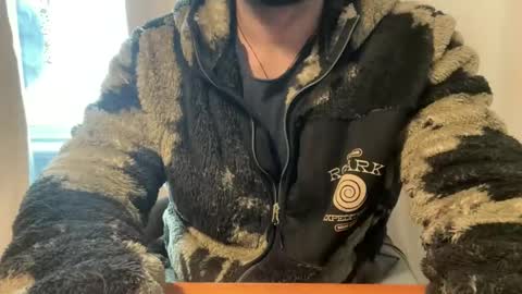 Snapshot of sie273 chatting on 12-18-24, 03:33 sie273 online show from 12-18-24, 03:33