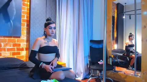 SinnaDark online show from 03-12-26, 11:27