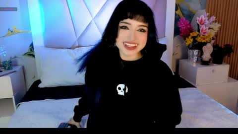 Snapshot of sienna_desiree chatting on 04-18-26, 02:04 Sienna Desieree online show from 04-18-26, 02:04