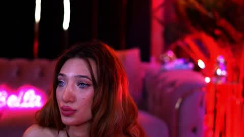 Sienna online show from 02-18-26, 07:37