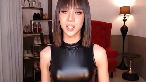 Snapshot of siennaserpent chatting on 11-30-25, 02:32 Sienna online show from 11-30-25, 02:32