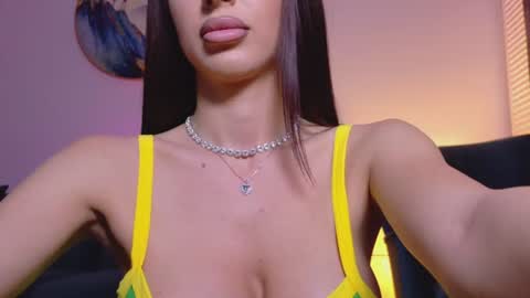 Snapshot of siennastarrr chatting on 06-13-26, 07:45 Sienna online show from 06-13-26, 07:45