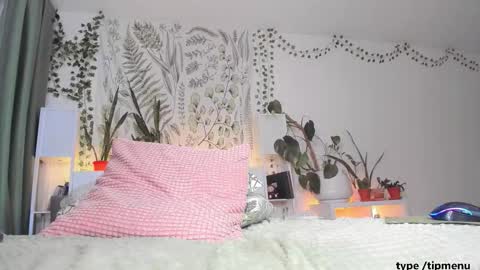 Snapshot of sierra_diamond chatting on 02-15-26, 04:25 Si online show from 02-15-26, 04:25