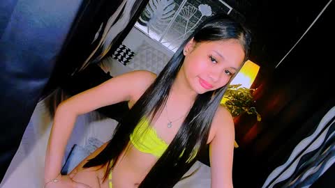 Snapshot of sierracoxriches chatting on 01-09-25, 11:03 Belle online show from 01-09-25, 11:03