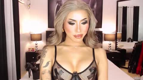 Jenny Hakenson online show from 09-13-25, 05:13