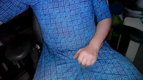 Snapshot of silent63 chatting on 02-17-25, 10:18 silent63 online show from 02-17-25, 10:18