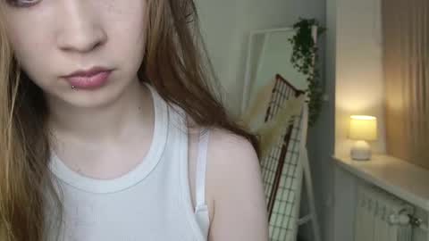 Snapshot of silentlily chatting on 11-28-25, 08:55 Lily online show from 11-28-25, 08:55