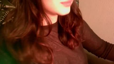 Snapshot of silentmuse_ chatting on 12-17-25, 09:32 muse online show from 12-17-25, 09:32