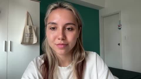 You fav Miss Si online show from 03-21-26, 08:19