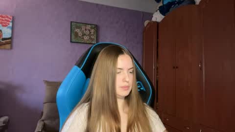 Erica online show from 04-04-26, 10:02