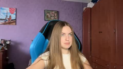 Erica online show from 04-17-26, 07:55