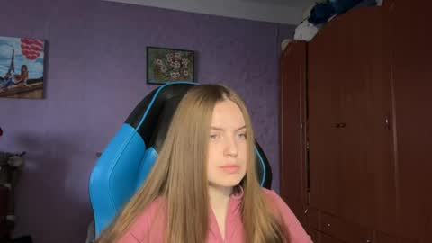 Erica online show from 04-22-26, 08:50