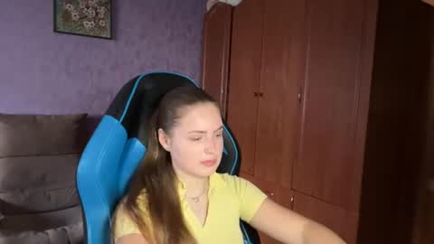 Snapshot of silksinner_ chatting on 06-27-26, 10:31 Erica online show from 06-27-26, 10:31
