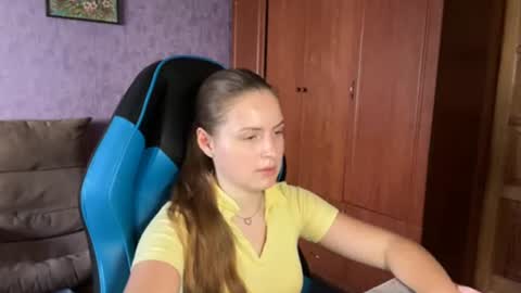 Snapshot of silksinner_ chatting on 07-01-26, 11:12 Erica online show from 07-01-26, 11:12
